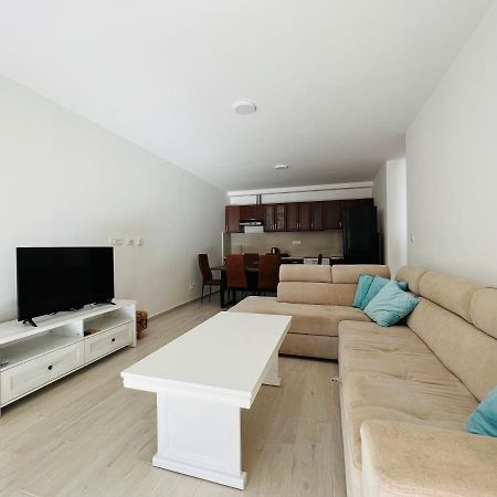 Apartment With Terrace And Private Parking كوتور المظهر الخارجي الصورة