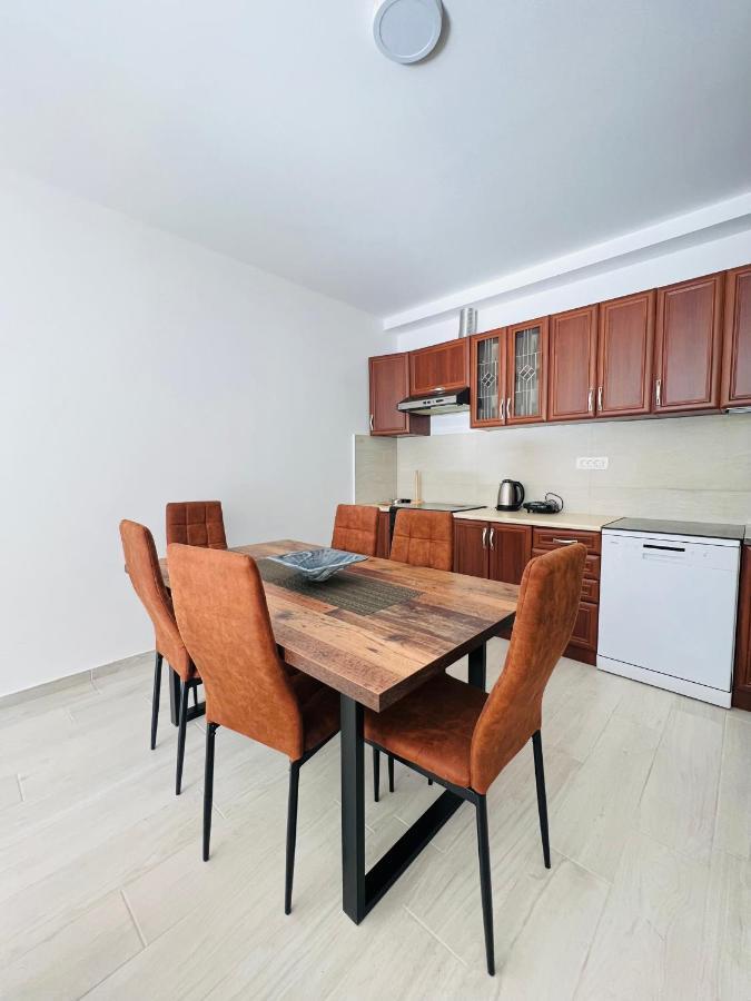 Apartment With Terrace And Private Parking كوتور المظهر الخارجي الصورة