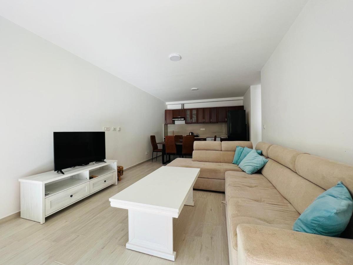 Apartment With Terrace And Private Parking كوتور المظهر الخارجي الصورة