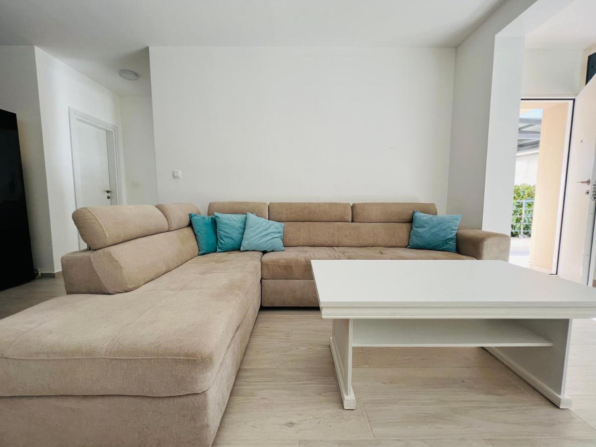 Apartment With Terrace And Private Parking كوتور المظهر الخارجي الصورة