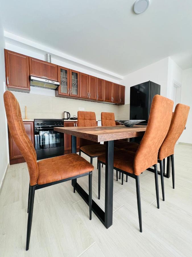 Apartment With Terrace And Private Parking كوتور المظهر الخارجي الصورة