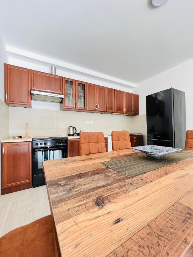Apartment With Terrace And Private Parking كوتور المظهر الخارجي الصورة