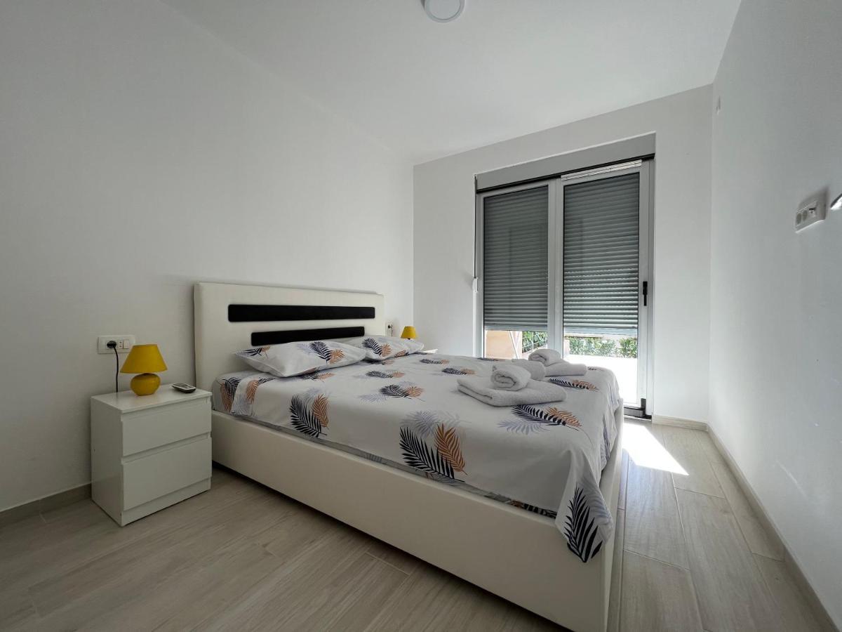 Apartment With Terrace And Private Parking كوتور المظهر الخارجي الصورة