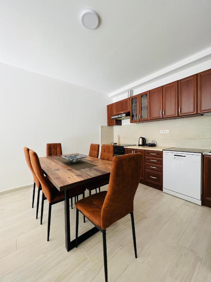 Apartment With Terrace And Private Parking كوتور المظهر الخارجي الصورة